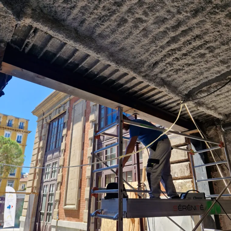 Rénovation d'un garage avec renforcement de plafond avec du HUB 240 à Nice, Antibes, ACH Carrelage 06
